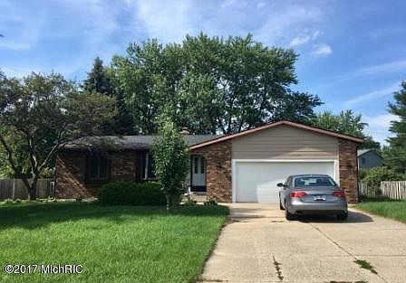 1st image of 2947 Winesap Dr NE