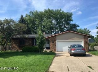 2947 Winesap Dr NE, Grand Rapids, MI