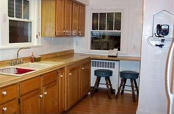 1st image of 214 E Centerway