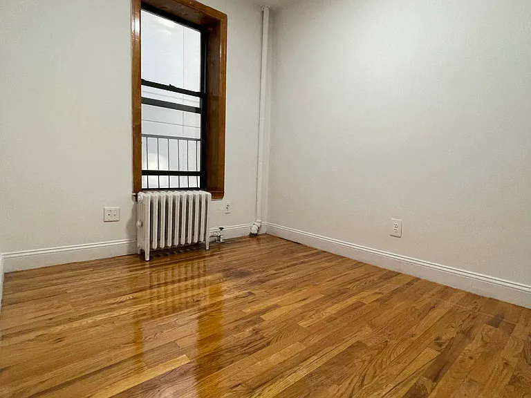 238 E 25th St #16 — Photo 7