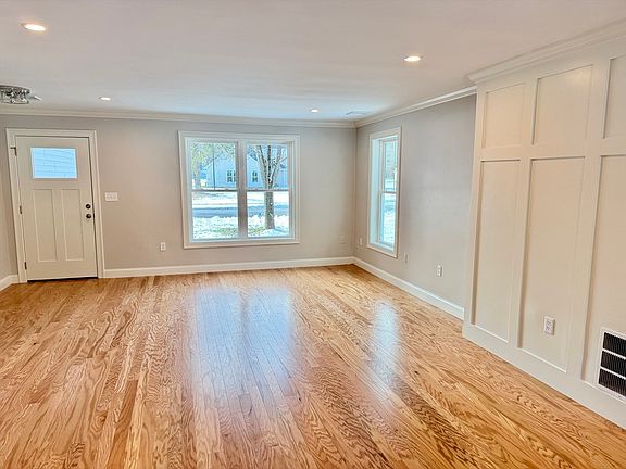 4th image of 22 Barracks Rd