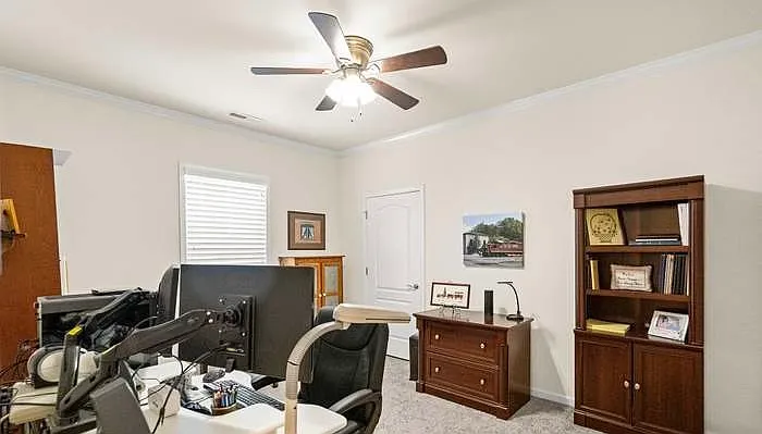 673 Birchway Dr — Photo 2