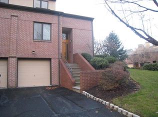 2 Jennifer Ct, North Caldwell, NJ 07006
