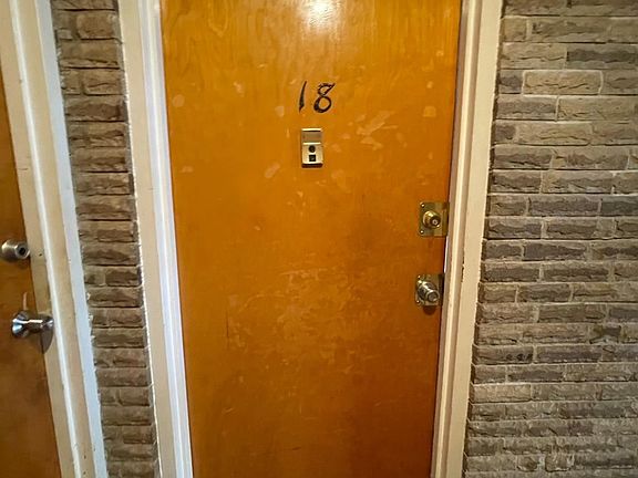 2nd image of 815 Rosemont Ave #18-18-18