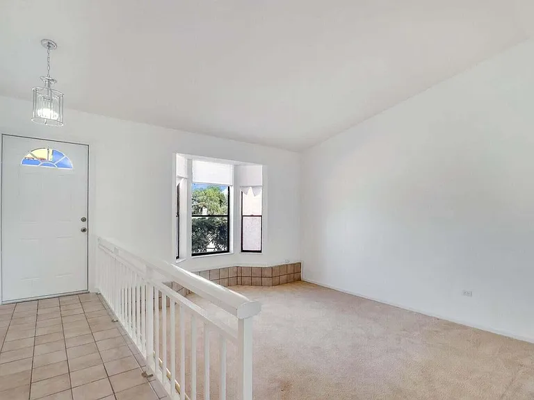1334 N Mangonia Dr — Photo 9