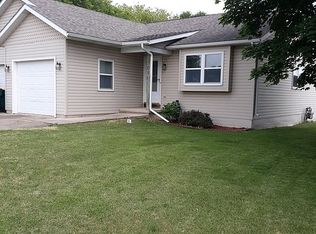 708 Coventry Cir, Fort Atkinson, WI 53538