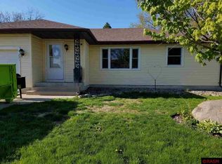 221 10th Ave SE, Waseca, MN 56093