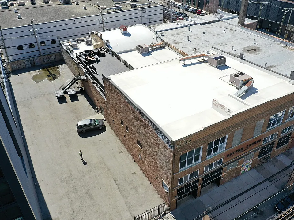 Building Photo 3