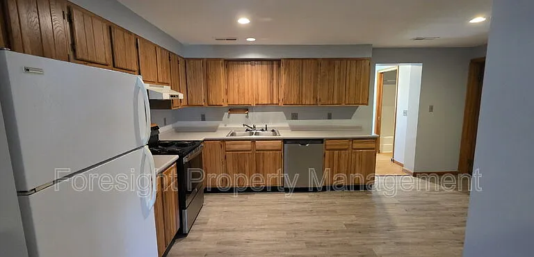 6470 Sherman Rd — Photo 15