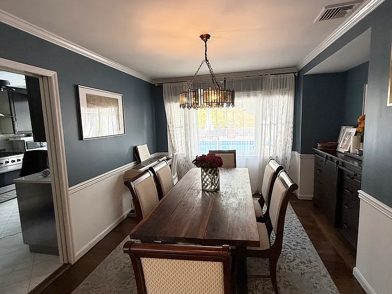 1087 Pleasant Valley Way — Photo 5