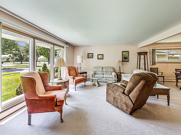 5th image of 1804 N Aspen Dr