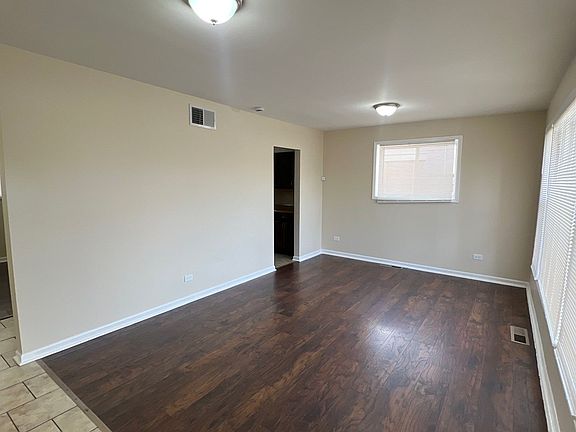 2nd image of 17226 Lorenz Ave