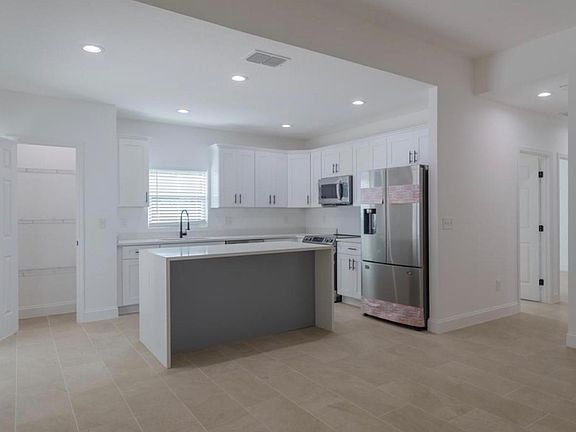 4th image of 620 Walnut Ave