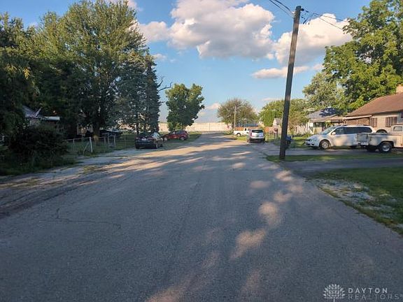 5th image of 2311 Blake Ave
