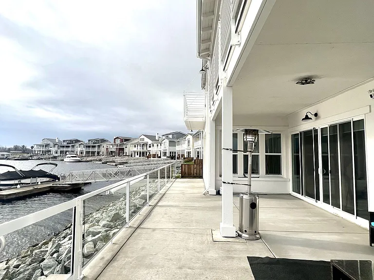 472 Halcyon Pl — Photo 40
