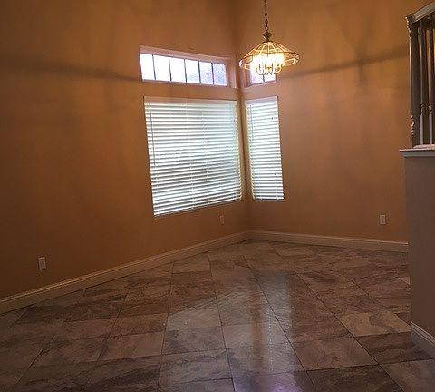 4th image of 2355 Woodhill Dr