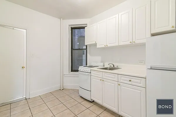 Rented by Bond New York | media 2