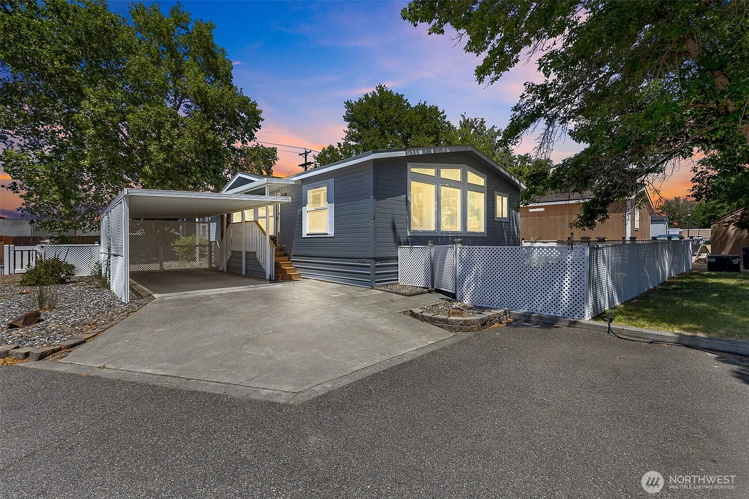 2021 Mahan Ave #H4 photo 1