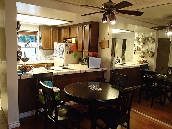 4th image of 1221 Essex St Unit 3