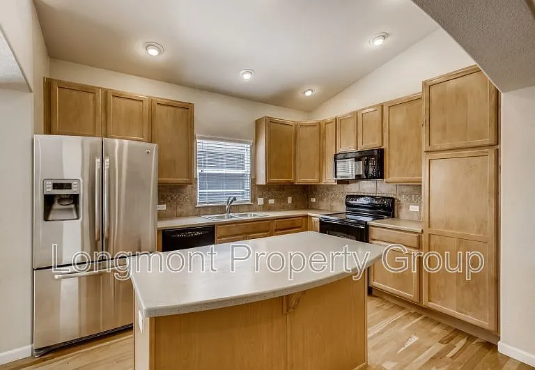 1668 Metropolitan Dr — Photo 10