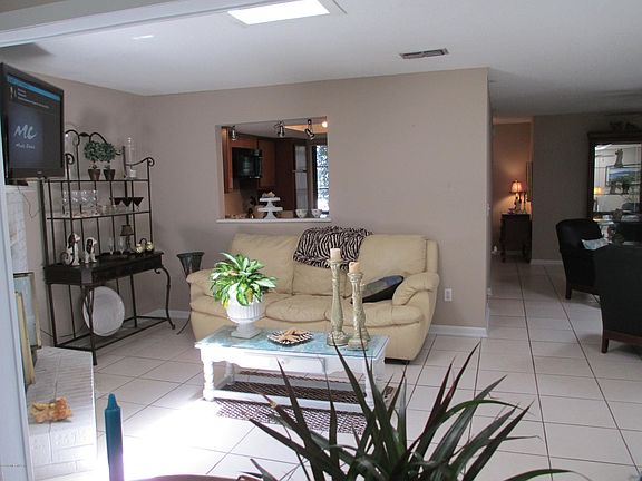5th image of 181 Bermuda Ct