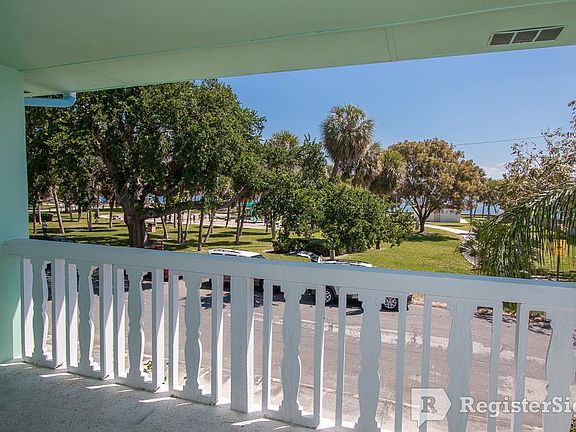 5th image of 421 S Lakeside Dr APT 8