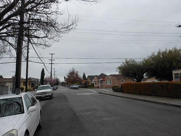 4th image of 615 Maud Ave