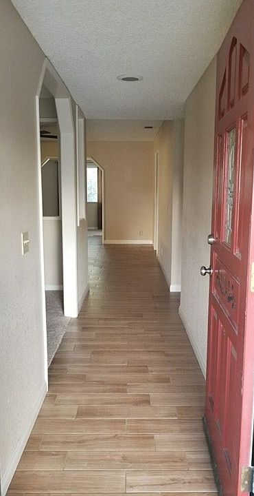 1st image of 1026 Banbury Dr
