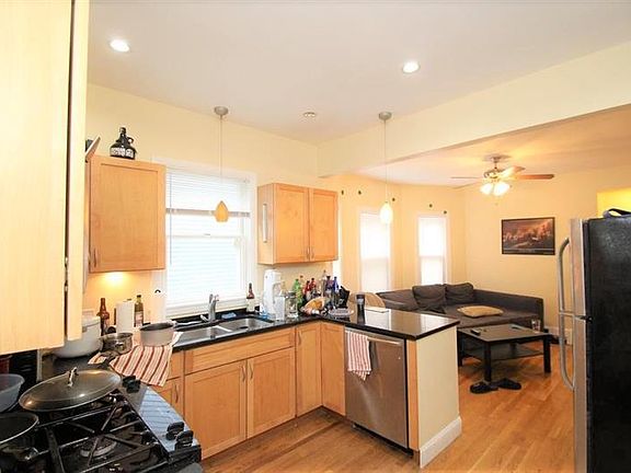 3rd image of 21 Chandler St #111