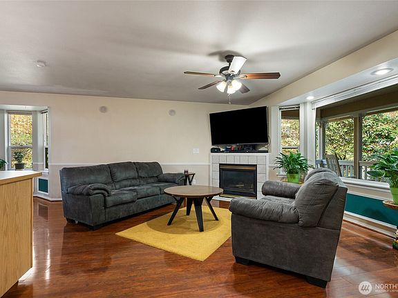 5th image of 22433 Vale Court SE