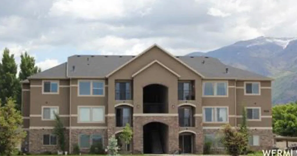 3 bed, 1350 sqft, $2,000 — Photo 2