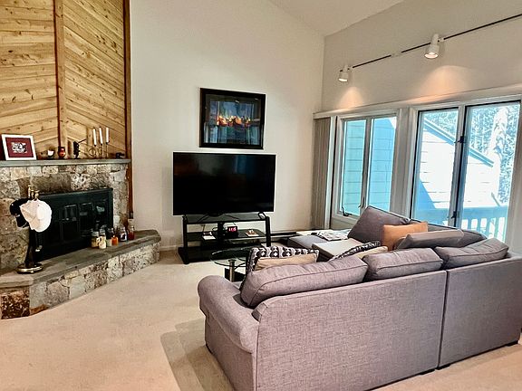 5th image of 480 Evergreen Road