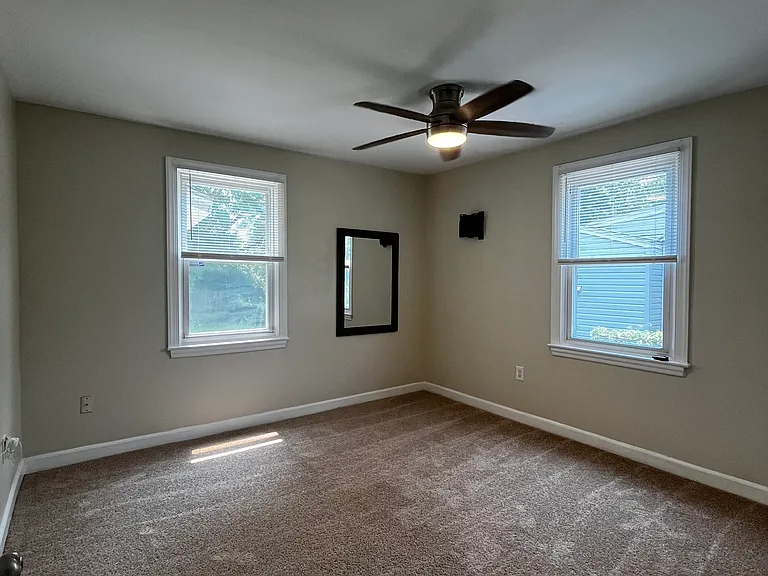 120 N Huron Dr — Photo 7