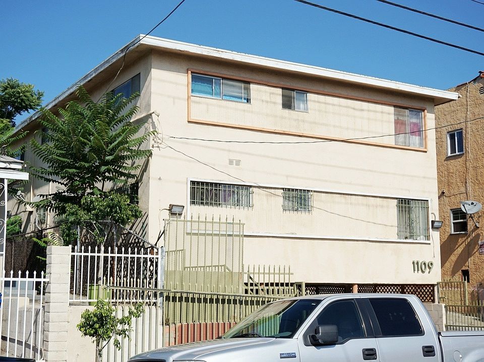 2nd image of 1109 S Ardmore Ave