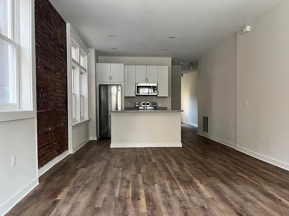 1st image of 2039 Green St APT 1