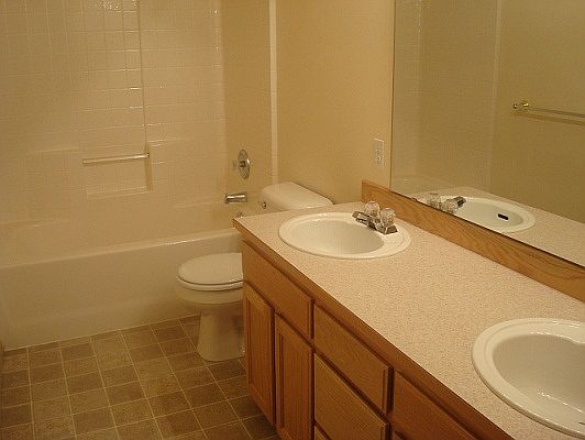 3rd image of 1831 Wetmore Ave APT 204