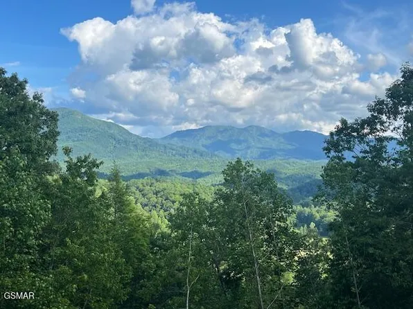 5262 Riversong Way, Sevierville, TN 37876