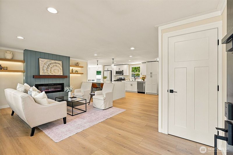 5th image of 23324 97th Avenue W
