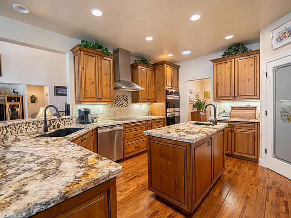 4th image of 30930 Lisa Glenn Ct