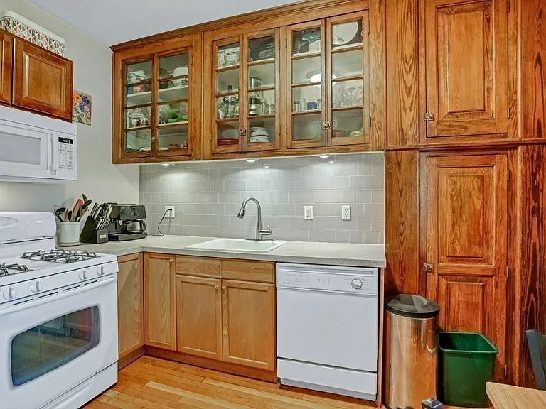 11 Radcliffe Rd #1 — Photo 11