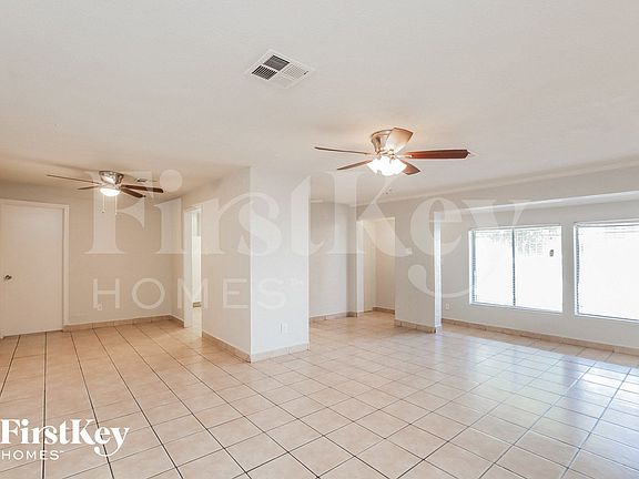 3rd image of 3021 W Camelback Rd