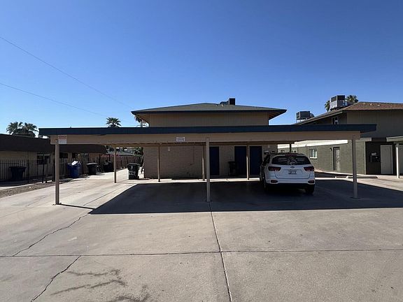 3rd image of 224 S DORAN Street
