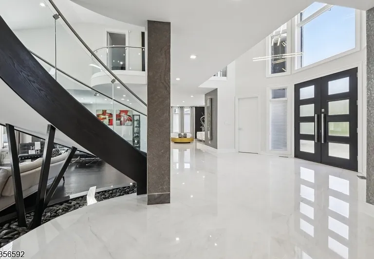 63 Roberts Rd — Photo 4