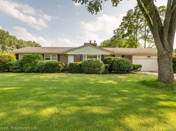 33721 Willow Rd, New Boston, MI 48164