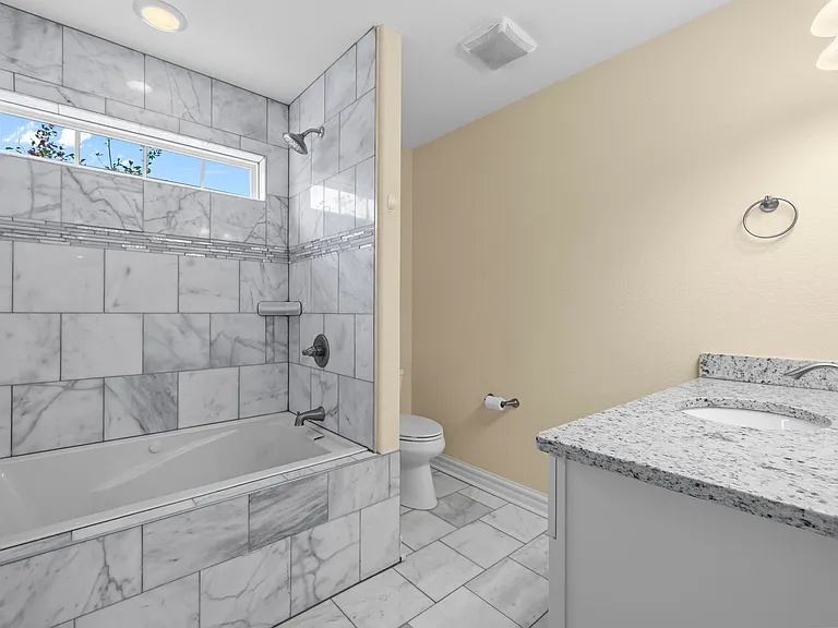710 Beach Rd — Photo 3