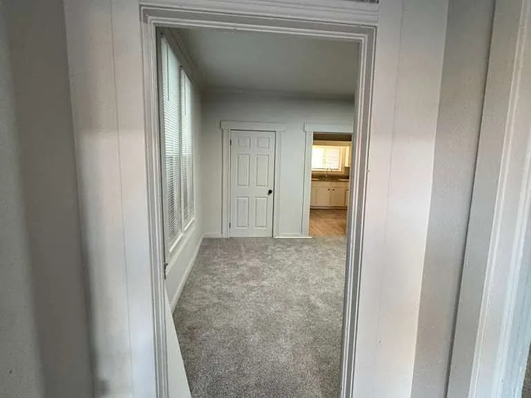 3427 Lexington Ave — Photo 2