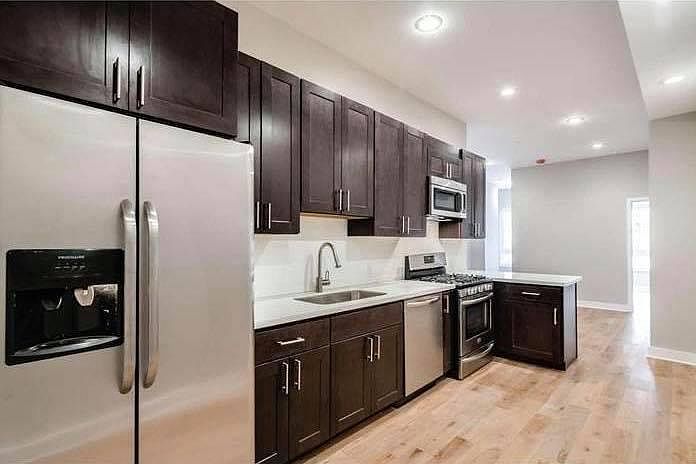 Luxury kitchen, all new, gas stove, includes plate ware and 