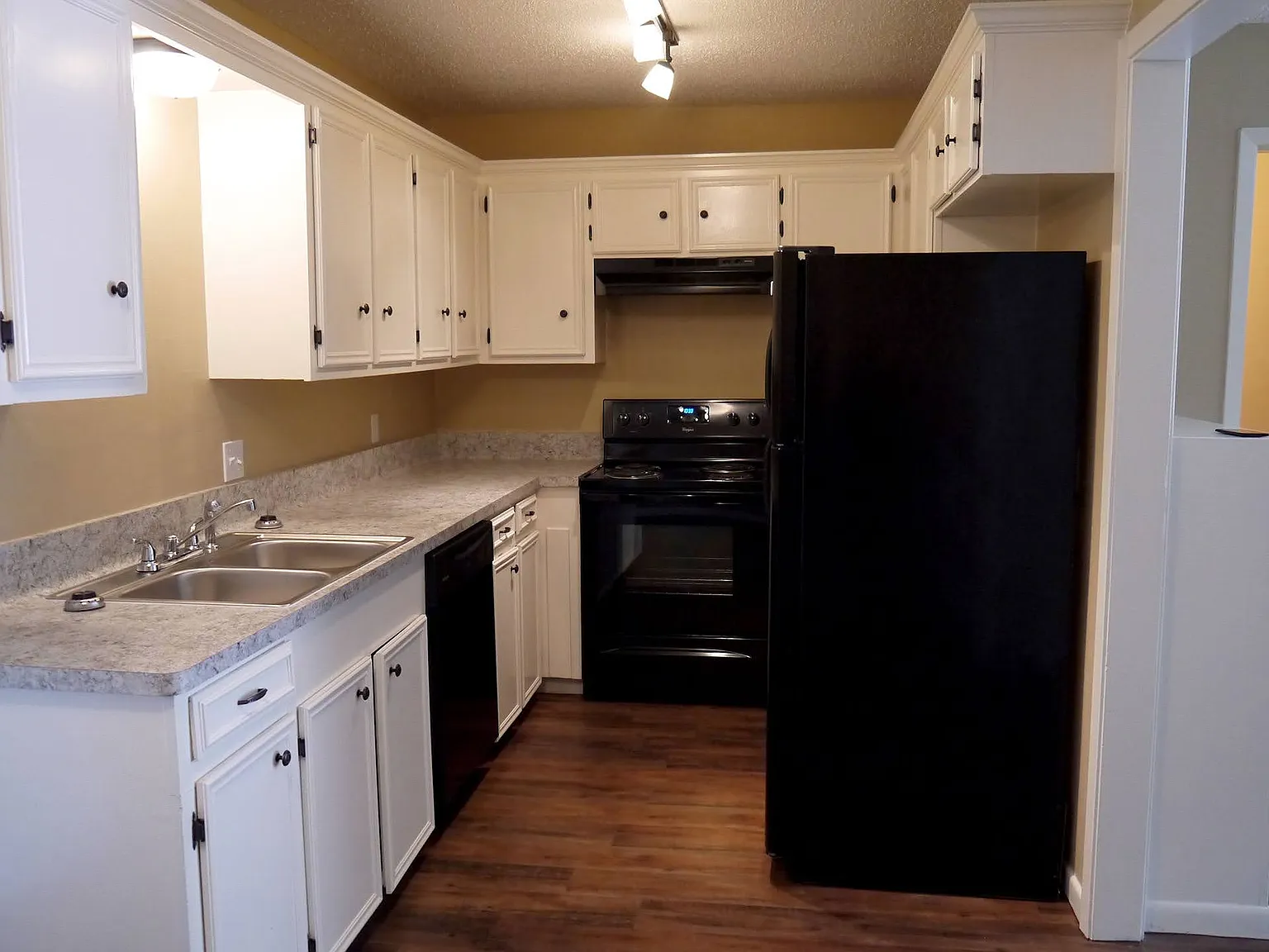 1904 Melrose Fourplex - Apt 1 — Photo 3