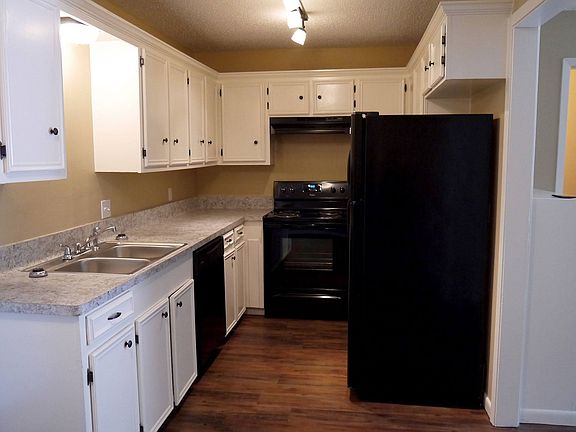 3rd image of 1904 Melrose Ave APT 1