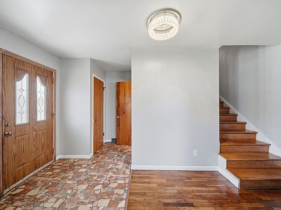 5th image of 1190 Ferndale Rd